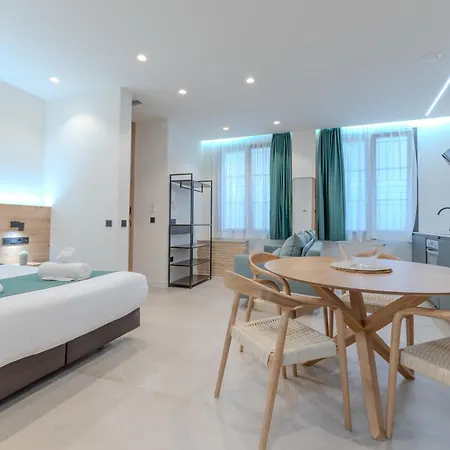 Ξενοδοχείο με διαμερίσματα La Basilica By Bealicante 3*